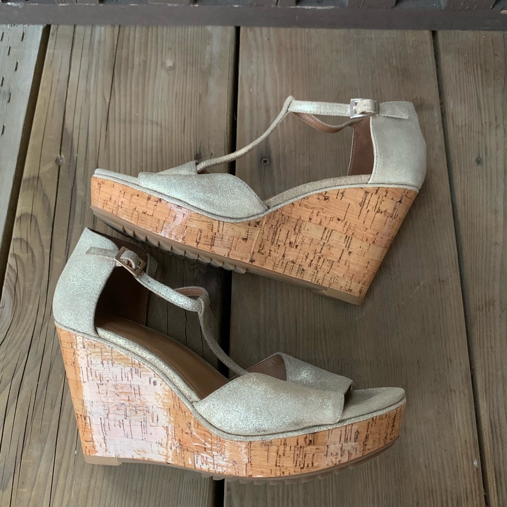 Gold metallic Clarks sandals